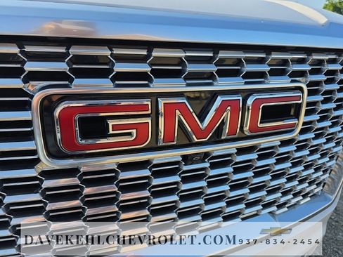 Used 2021 GMC Yukon XL Denali image 10