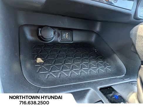 Used 2025 Toyota RAV4 XLE AWD/4WD image 16
