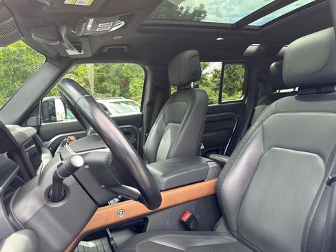 Used 2023 Land Rover Defender 110 X-Dynamic SE image 14