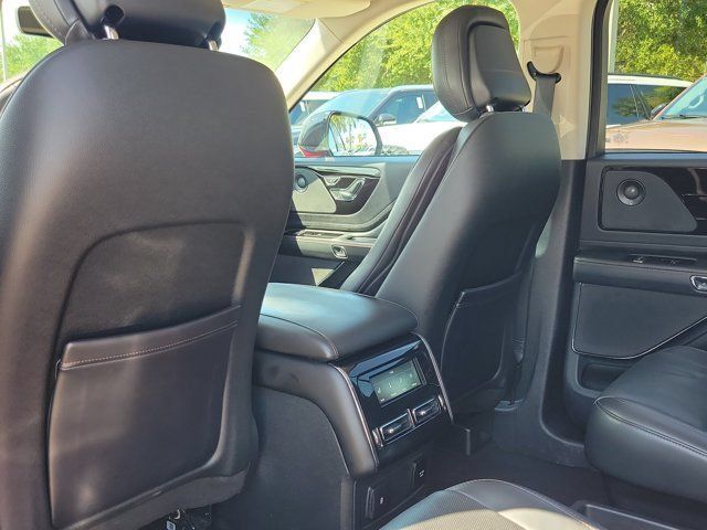 Used 2020 Lincoln Aviator Reserve w/ Elements Package Plus RWD image 15