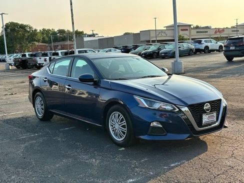 Used 2020 Nissan Altima 2.5 S FWD image 3