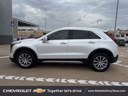 Used 2022 Cadillac XT4 Premium Luxury w/ Enhanced Visibility Package image 5