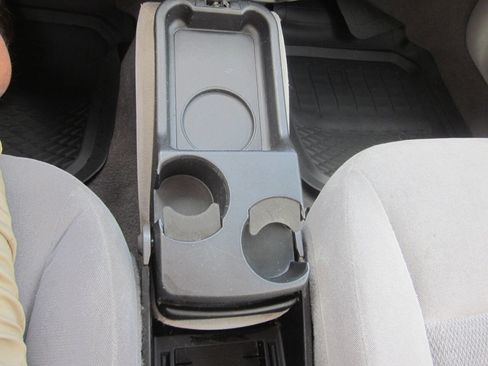 Used 2005 Ford Taurus SE image 27