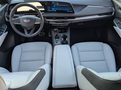 Used 2024 Cadillac XT4 Sport image 22