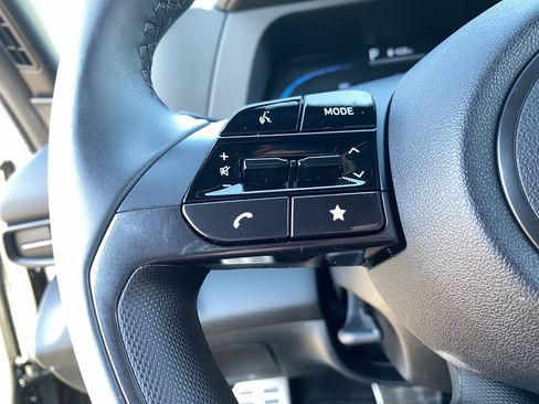 Certified 2025 Hyundai Elantra Sport image 26