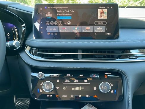 New 2026 INFINITI QX60 Luxe w/ Family Package image 12