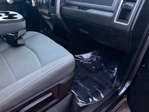 Used 2019 RAM 1500 Express w/ Express Value Package AWD/4WD image 28