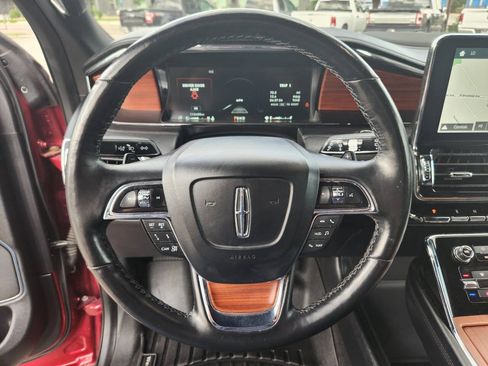 Used 2018 Lincoln Navigator Reserve w/ Technology Package AWD/4WD image 26