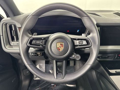 Certified 2025 Porsche Cayenne image 35