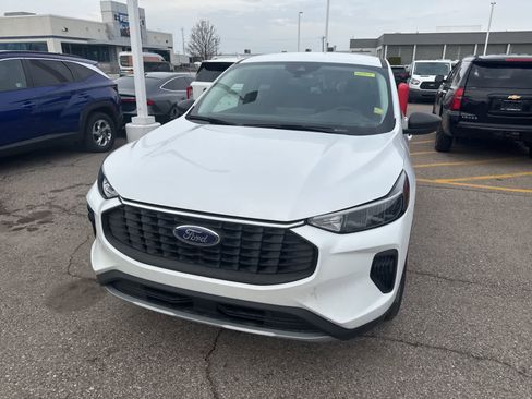 Used 2023 Ford Escape Active w/ Tech Pack #1 image 3