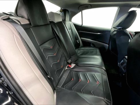 Used 2019 Toyota Camry XSE FWD image 23