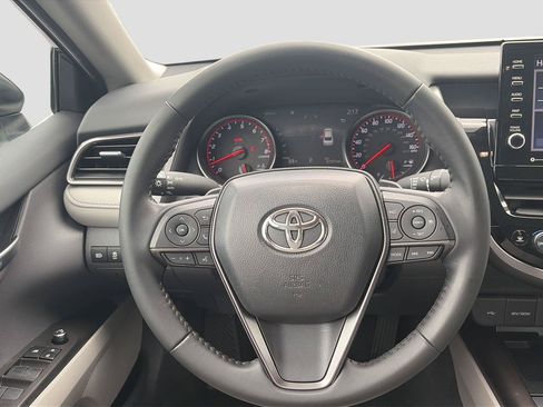 Used 2024 Toyota Camry XSE FWD image 15