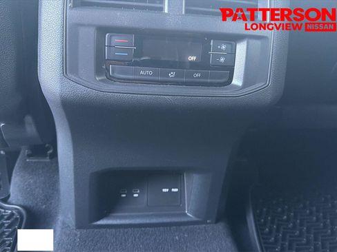 Used 2023 Volkswagen Atlas SE FWD image 11