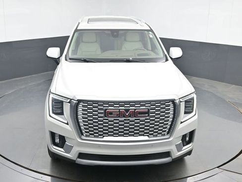 Used 2021 GMC Yukon XL Denali w/ Denali Premium Package AWD/4WD image 40