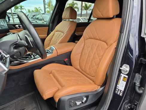 Used 2024 BMW X7 xDrive40i w/ M Sport Package AWD/4WD image 15