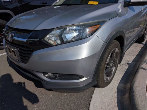 Used 2018 Honda HR-V EX image 8