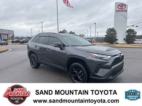 Used 2023 Toyota RAV4 XLE image 1