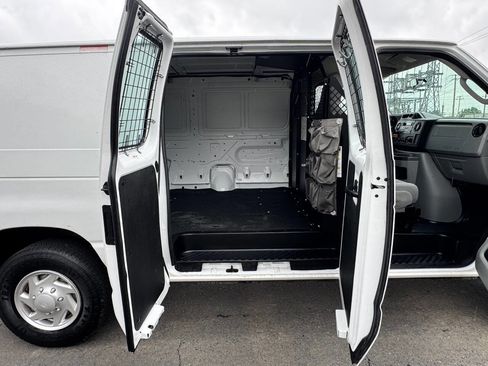 Used 2010 Ford E-250 and Econoline 250 image 11