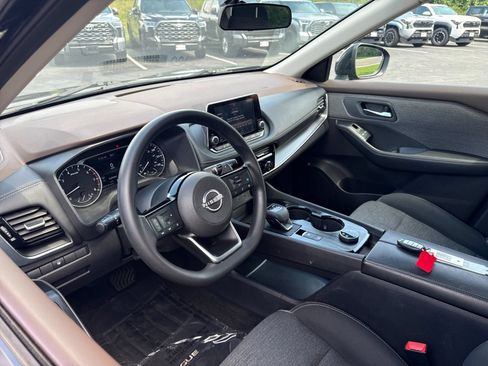 Used 2022 Nissan Rogue SV AWD/4WD image 10