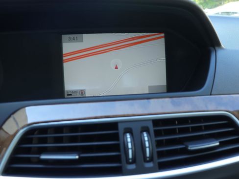 Used 2013 Mercedes-Benz C 250 Luxury image 27