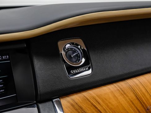 Used 2019 Rolls-Royce Cullinan AWD/4WD image 81