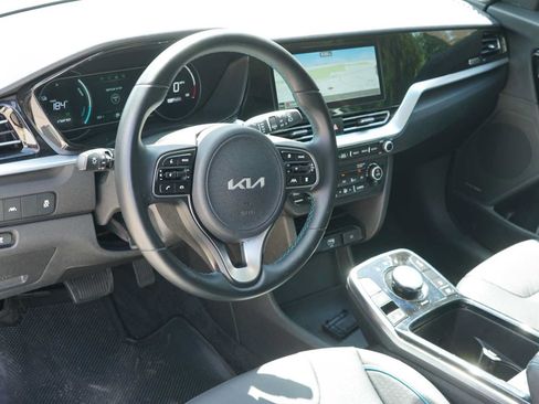 Certified 2022 Kia Niro EX Premium FWD image 8