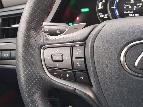 Used 2023 Lexus ES 300h F Sport image 17