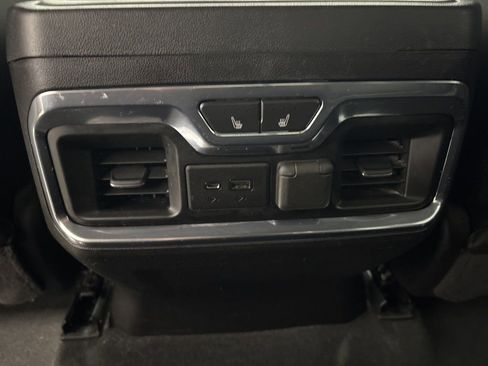 Used 2021 Chevrolet Silverado 1500 High Country image 32