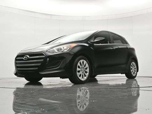 Used 2016 Hyundai Elantra GT FWD image 35