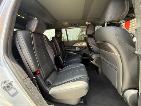 Used 2023 Mercedes-Benz GLS 580 4MATIC image 35