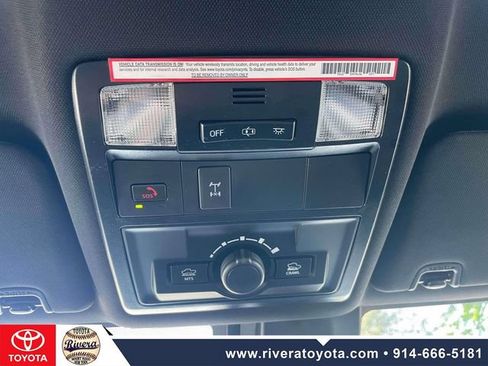 Used 2022 Toyota Tacoma TRD Off-Road w/ Technology Package AWD/4WD image 34