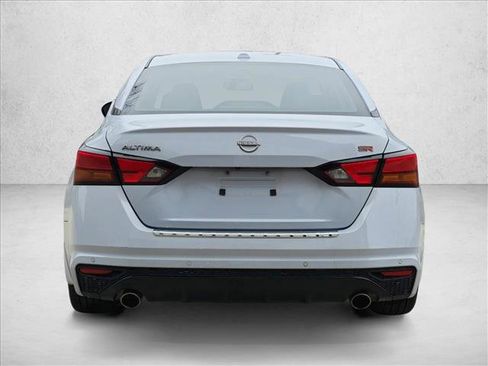 Used 2023 Nissan Altima 2.5 SR w/ SR Premium Package image 6