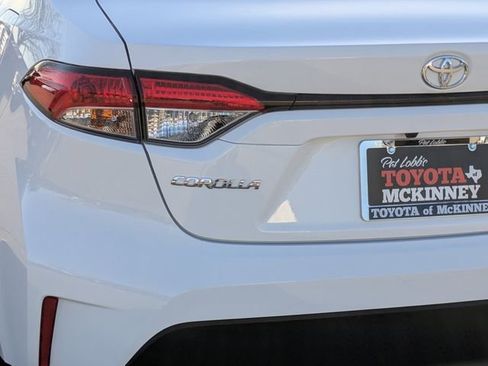 Used 2025 Toyota Corolla LE image 9