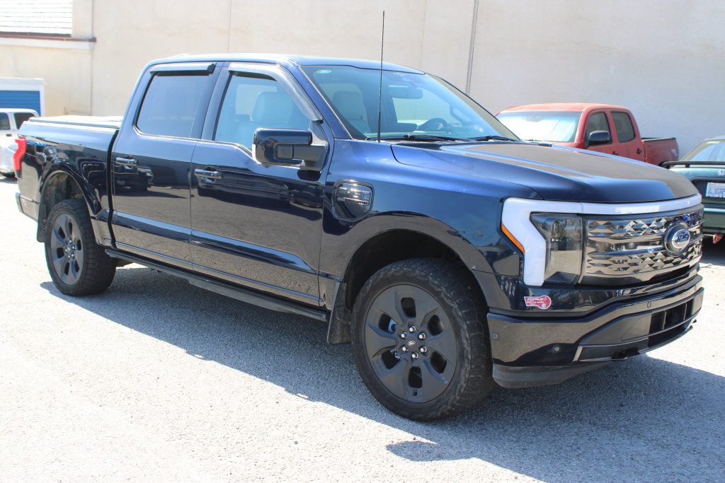 Used 2023 Ford F150 Lightning Platinum AWD/4WD image 3