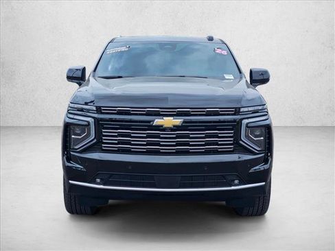 Used 2026 Chevrolet Suburban High Country AWD/4WD image 2