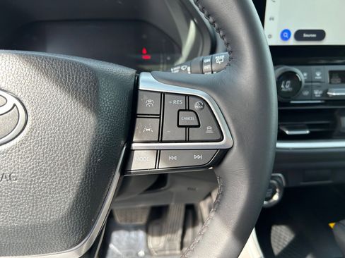 Certified 2025 Toyota Grand Highlander AWD image 15