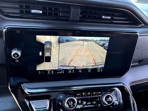 Used 2023 GMC Sierra 1500 AT4 w/ AT4 Preferred Package image 15