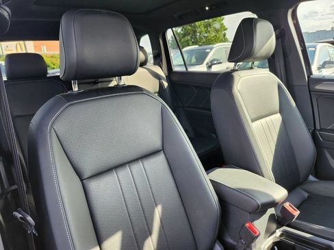 Certified 2024 Volkswagen Tiguan SE R-Line AWD/4WD image 15