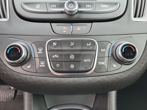 Used 2025 Chevrolet Malibu LT image 14