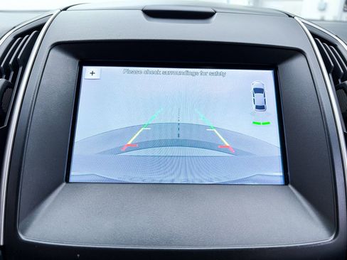 Used 2016 Ford Edge SEL w/ Equipment Group 201A FWD image 4