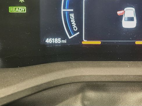 Used 2025 Toyota Camry SE FWD image 19