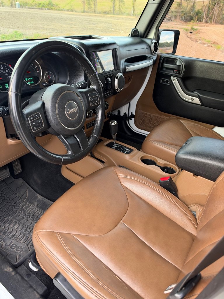 Used 2013 Jeep Wrangler Unlimited Sahara w/ Dual Top Group AWD/4WD image 6