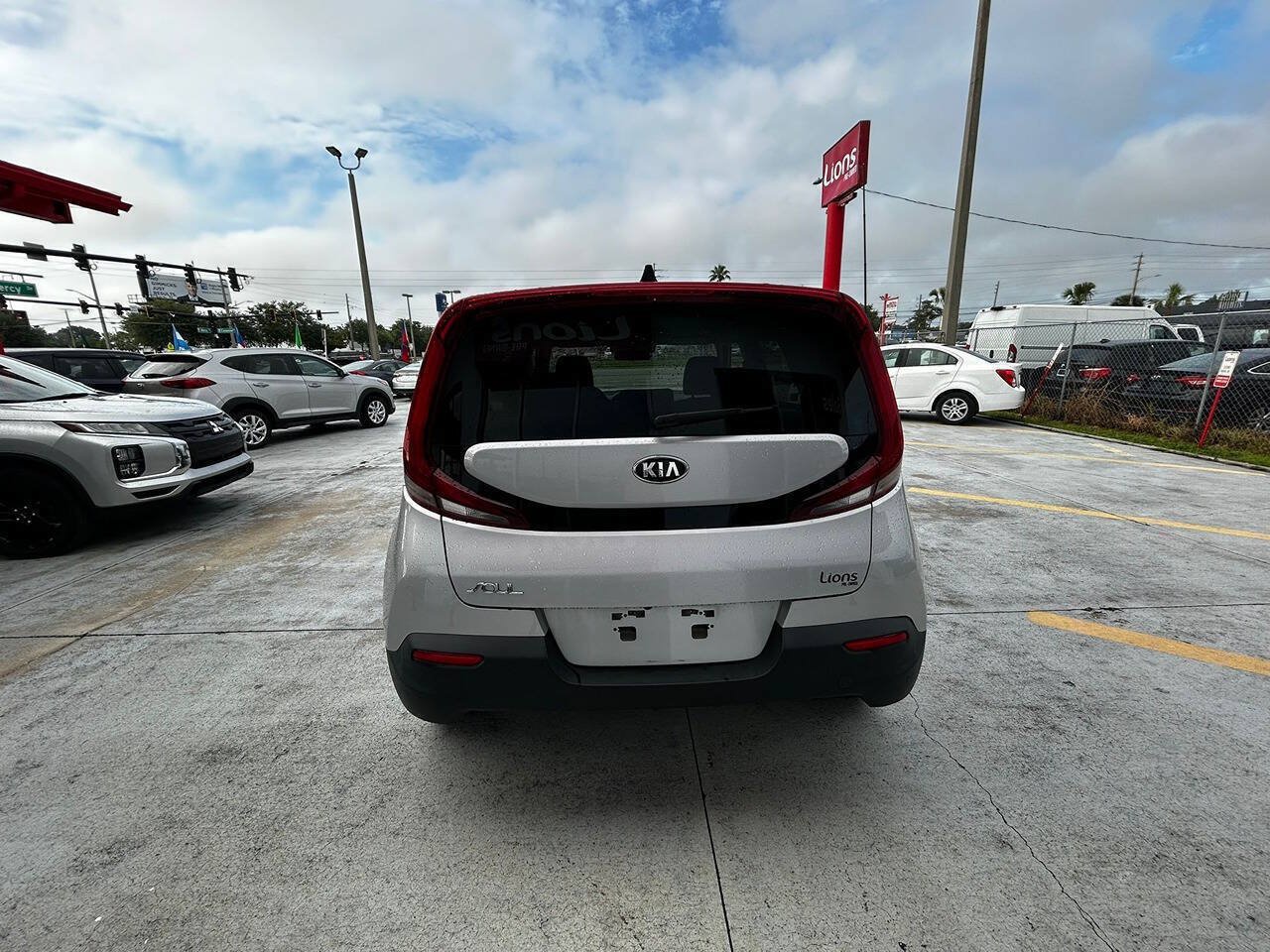 Used 2020 Kia Soul LX FWD image 3