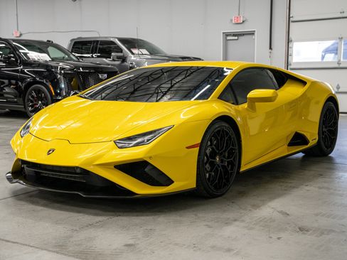 Used 2021 Lamborghini Huracan EVO RWD image 5