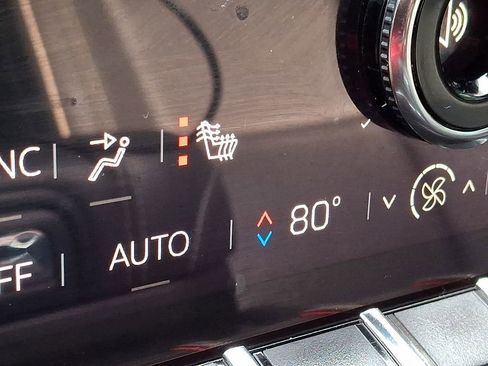 Used 2025 GMC Yukon XL Elevation image 27