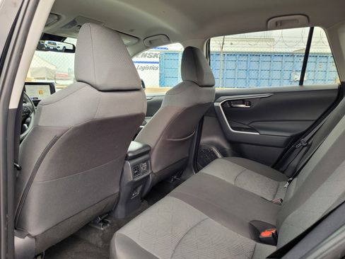 Used 2025 Toyota RAV4 XLE image 12