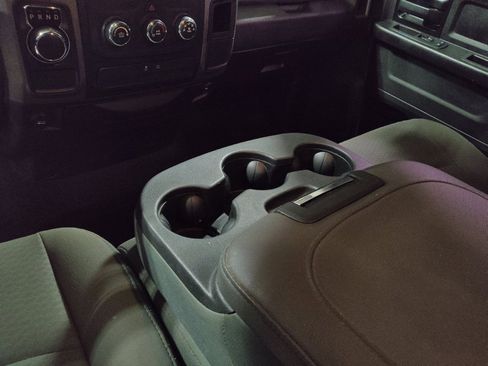 Used 2019 RAM 1500 Express RWD image 26