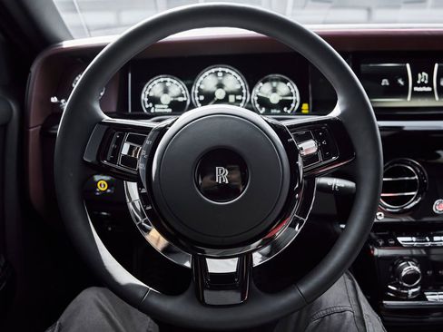 Used 2024 Rolls-Royce Phantom Sedan RWD image 75