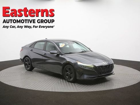 Used 2021 Hyundai Elantra SEL FWD image 48