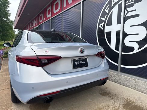 Used 2023 Alfa Romeo Giulia Ti AWD/4WD image 12